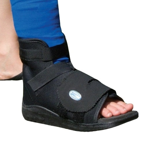 Darco Slimline Cast Boot Black Square-Toe Adult, Small