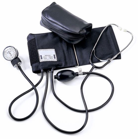 Novamedic CPR Pocket Mask with Hard Case, One-Way Valve, and O2 Inlet